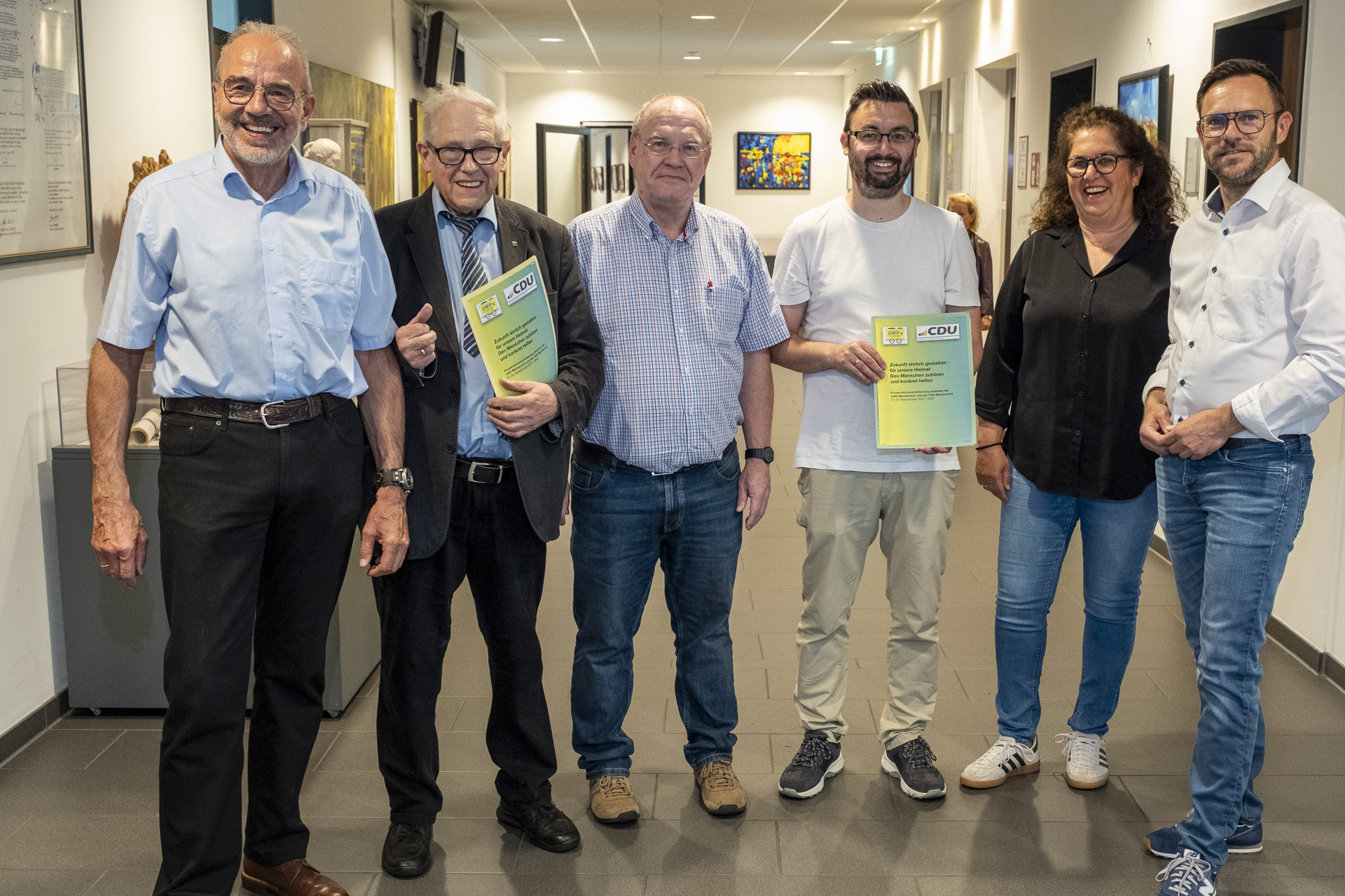 Kooperations-Team nach der Unterzeichnung. Foto: R. Larmann, ProfiPress